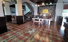Dee Andaman Hotel